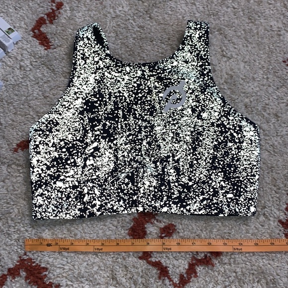 Lululemon X Peleton- Size 12 - Reflective- Energetic Edge Crop Top - Picture 6 of 14
